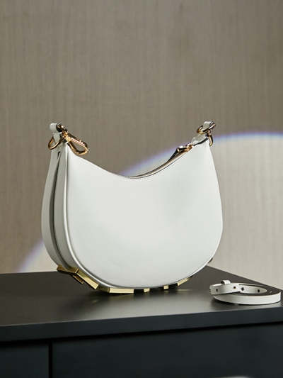 フェンディバッグ側面デザイン